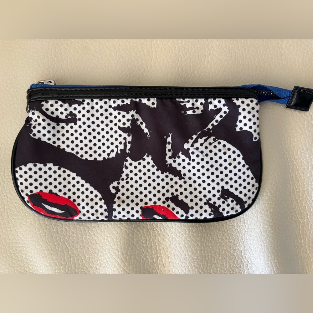 Polka Dot Graphic Clutch - Black, white and red.